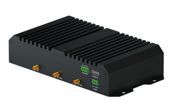다양한 장치 및 액세서리와 쉽고 편리한 연결을 위해 HDMI USB 및 RS232를 포함한 여러 인터페이스